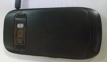 Nokia C7, prime immagini e rumor