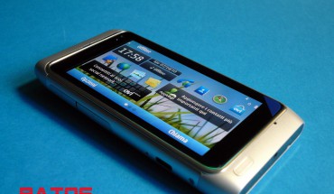 Nokia N8, unboxing by Patos