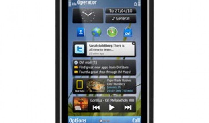 Nokia N8 ed iPhone 4, display a confronto
