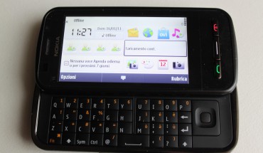Nokia C6-00, un mini communicator Symbian S60v5