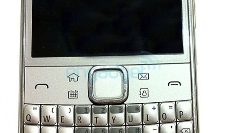 Nokia E6-00, ecco le prime foto!