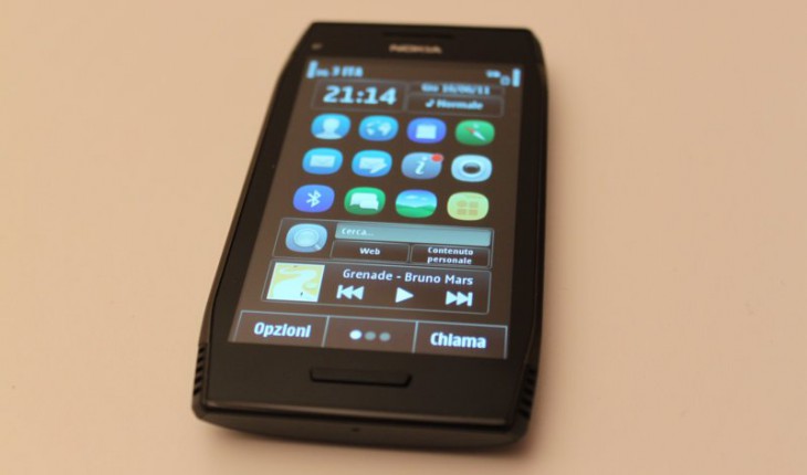 Nokia X7-00