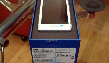 Nokia X7-00 White