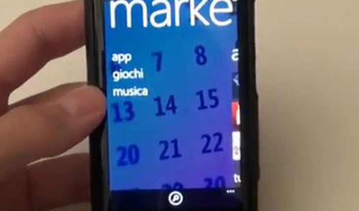 Il Marketplace di Windows Phone in azione sul Nokia Lumia 800 (focus on video)