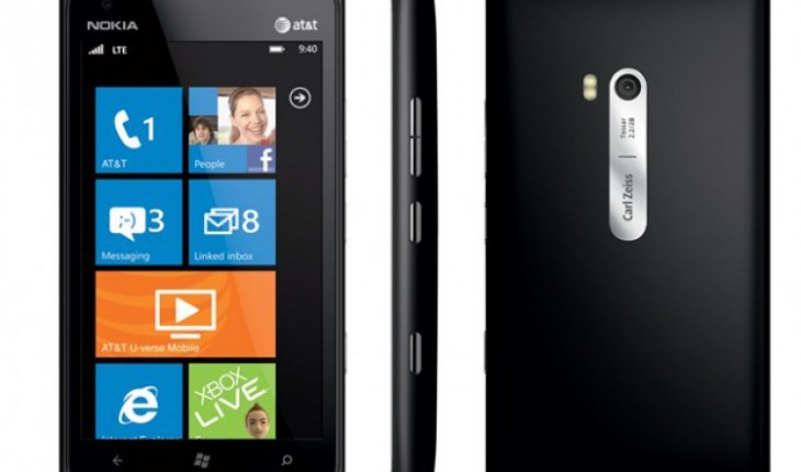 Nokia Lumia 900, immagini ufficiali e primo video hands-on