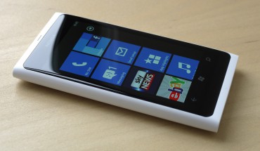 Nokia Lumia 800, in arrivo il firmware update che migliora le performance della fotocamera