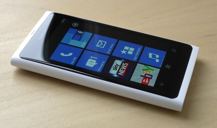 Nokia Lumia 800, in arrivo il firmware update che migliora le performance della fotocamera