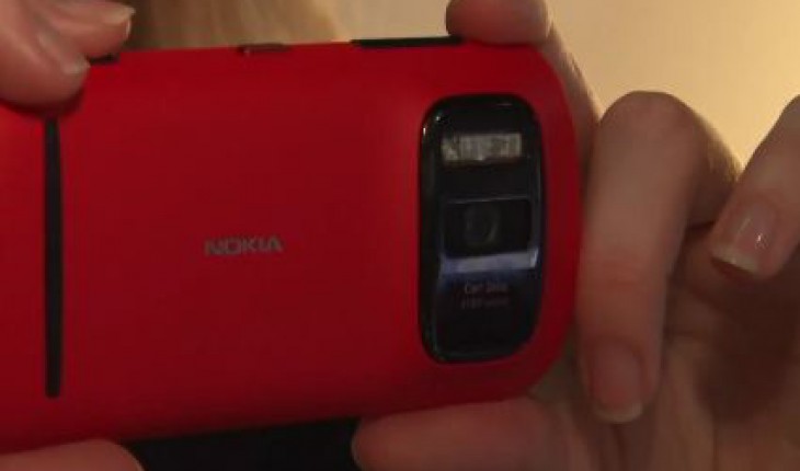 Nokia 808 PureView vs iPhone 4S, prestazione della fotocamera a confronto