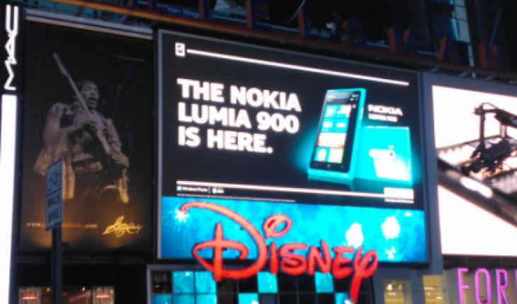 Presentato il Nokia Lumia 900 a Times Square, NYC
