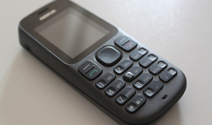 Nokia 100, video recensione semiseria di un cellulare che telefona e non solo!