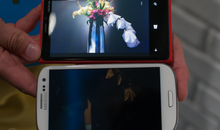 La fotocamera PureView del Nokia Lumia 920 è superiore a quella di iPhone 4 e di Samsung Galaxy S3!