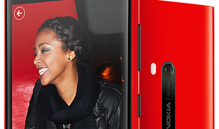 Maggiori dettagli sul display PureMotion HD+ del Nokia Lumia 920 (video)