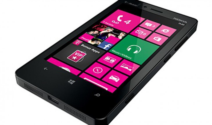 T-Mobile annuncia il Nokia Lumia 810 per il mercato USA, gemello del Lumia 820 ma con qualche differenza