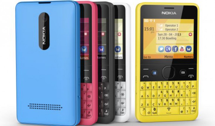 Nokia presenta Asha 210, il nuovo feature phone S40 con tastiera QWERTY e tasto dedicato per l’accesso a Facebook
