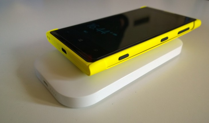 Nokia DC-50, la nostra video recensione del nuovo caricabatteria wireless portatile
