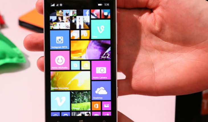 Il Nokia Lumia 930 non avrà Glance per le notifiche e l’ora corrente sul display in standby