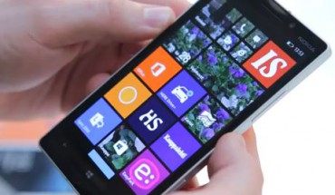 Nokia Lumia 930, video unboxing by Elisa (gestore telefonico finlandese)